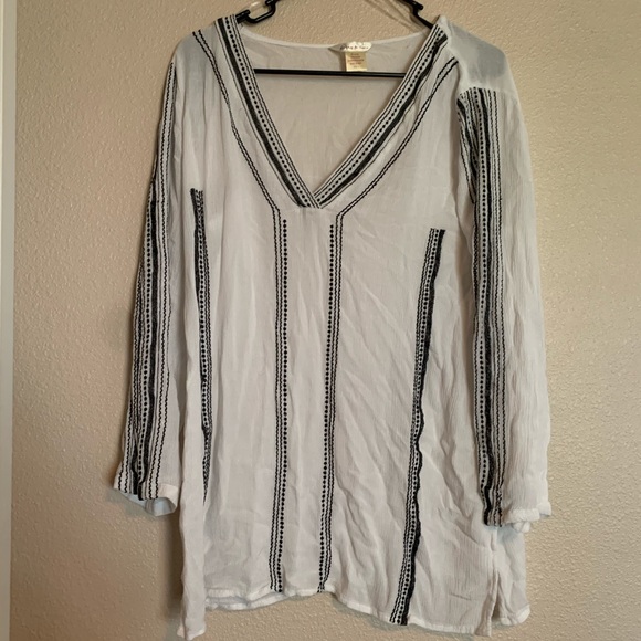 Bikini Cover - Picture 1 of 3